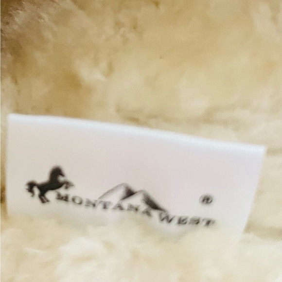 Montana West golden tan suede fur lined boots  angel wing cross design Sz 9 - Picture 7 of 11